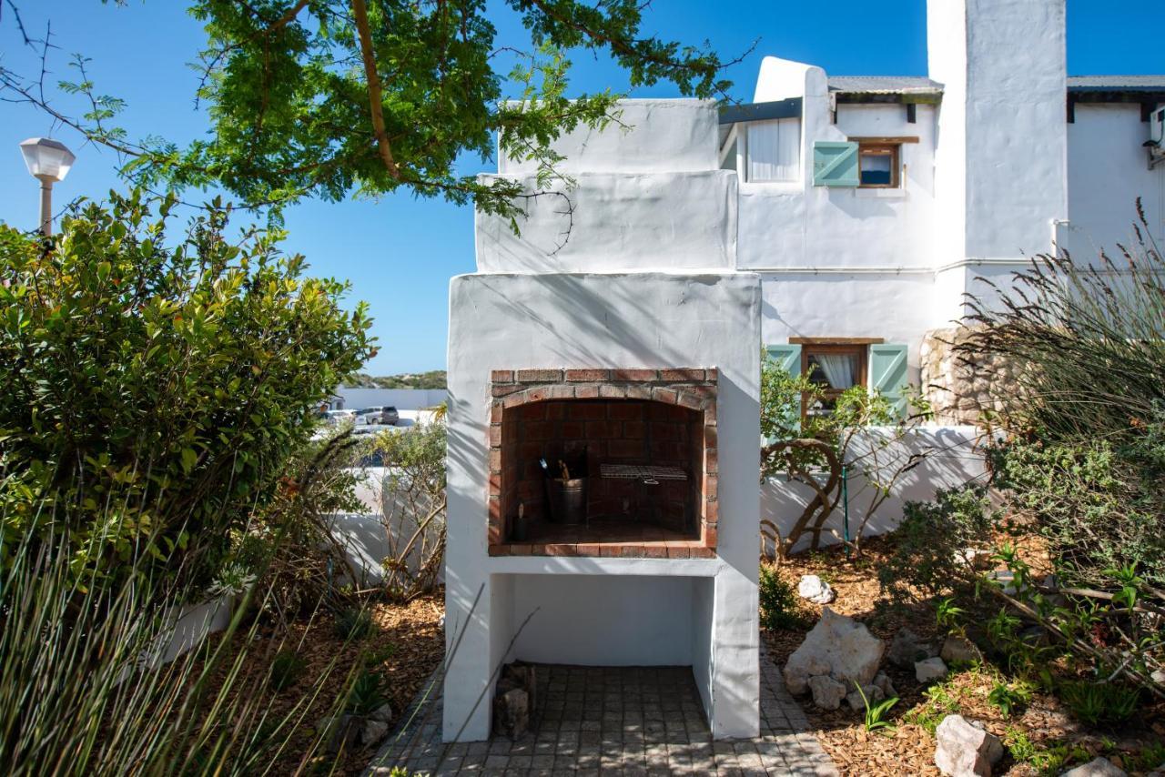 פטרנוסטר Gonana Studios & Villa מראה חיצוני תמונה
