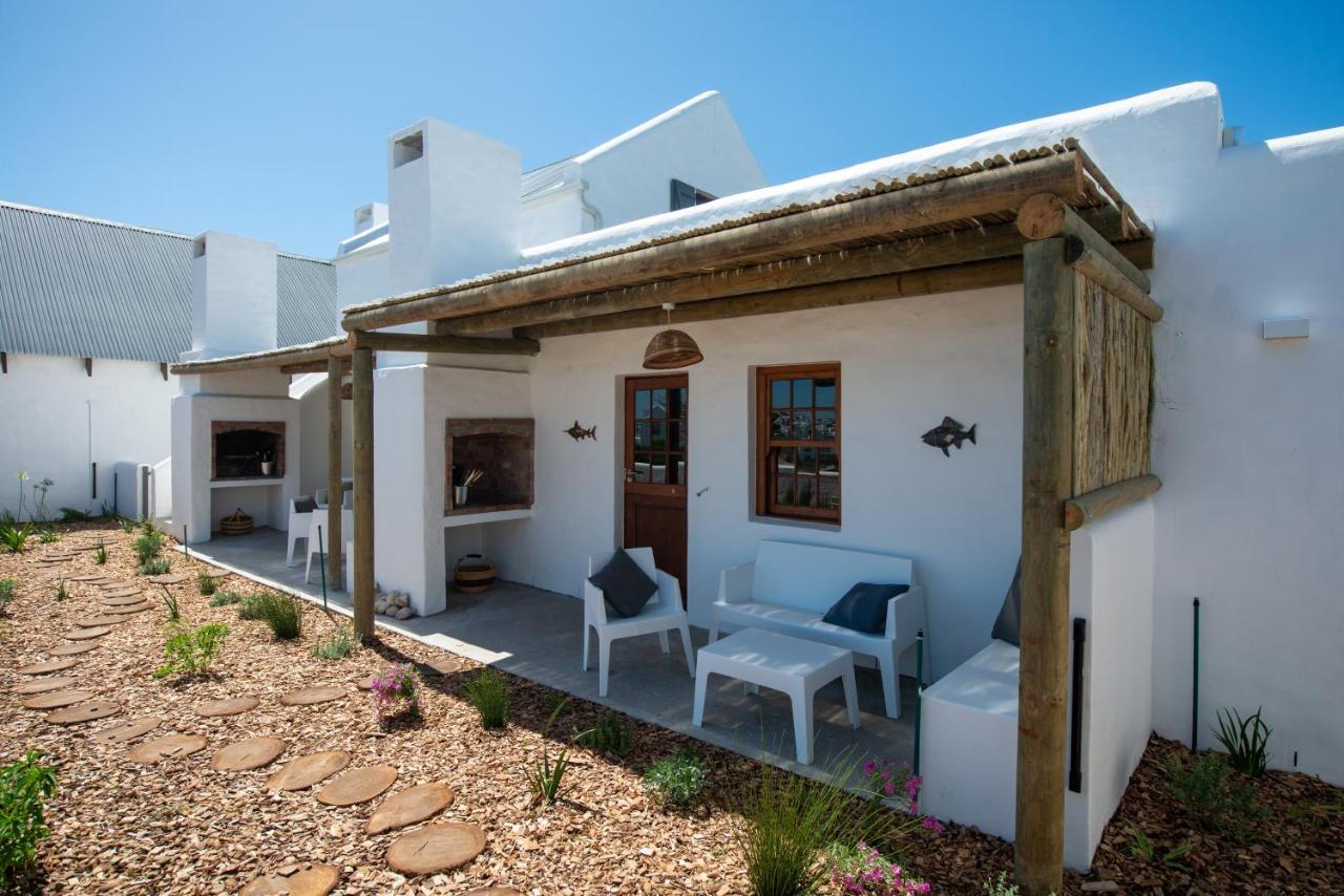 פטרנוסטר Gonana Studios & Villa מראה חיצוני תמונה